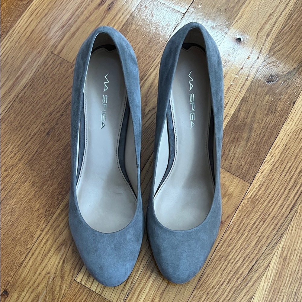 Via Spiga Gray Suede Wedges